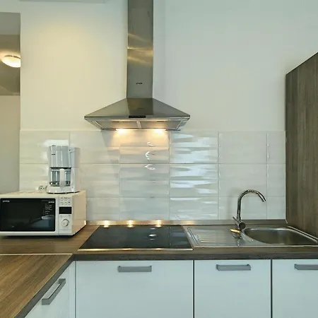 Apartment Awesome In With 2 Bedrooms And Wifi Umag