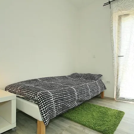 Awesome In With 2 Bedrooms And Wifi Apartment
