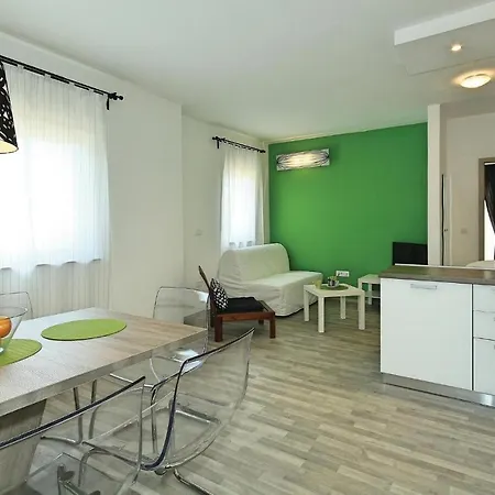 Awesome In With 2 Bedrooms And Wifi * Umag