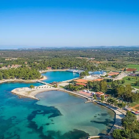 Awesome In With 2 Bedrooms And Wifi Apartment Umag